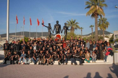 Motosiklet tutkunları Kuşadası'nda