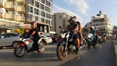 Motosiklet tutkunları 