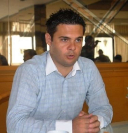 Behçet Alp ağır konuştu:”30 Yıldır Kuşadası’nı aynı zihniyet yönetiyor” 