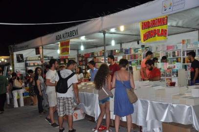 Kuşadası’nda Kitap ve Edebiyat günleri başladı