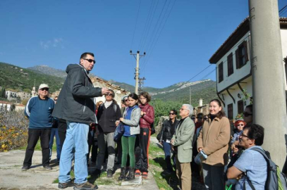 Doğanbey Tanıtım Merkezi  Kuşadalıları ağırladı