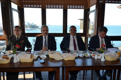 Koordinasyon kurulu üyeleri basın mensuplarıyla buluştu