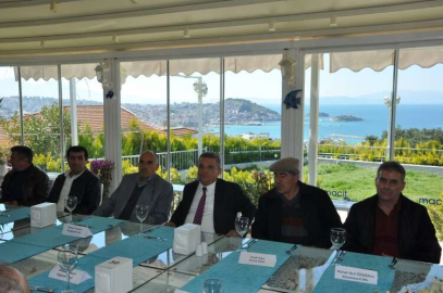 Kayalı, Muhtarlarla yemekte buluştu