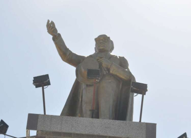 Atatürk heykeli yenilendi