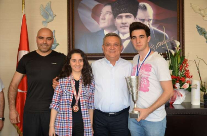 Şampiyonlardan Kayalı’ya ziyaret
