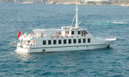 Kaçmak için körfezin soğuk sularına atladılar