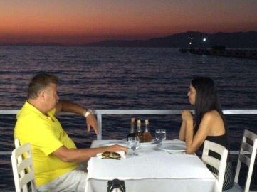 Nuri Alço Kuşadası'nı tanıtıyor