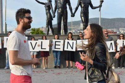 Ata'nın huzurunda evlenme teklifi