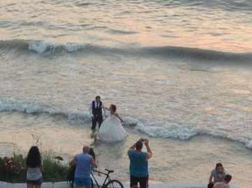 Denizden gelin ve damat çıktı