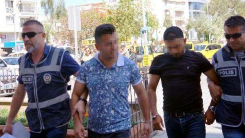 Aranan iki kaçak yakalandı
