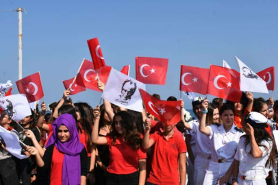 Kuşadası’nda Büyük Zafer Coşkusu