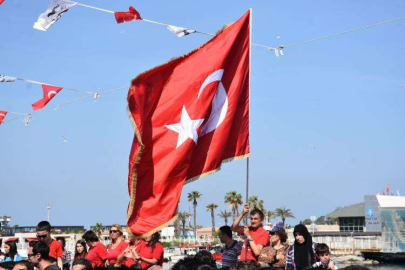 Kuşadası’nda 19 Mayıs coşkusu