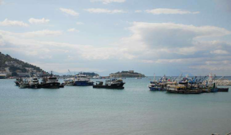 Kuşadası'na sığındılar