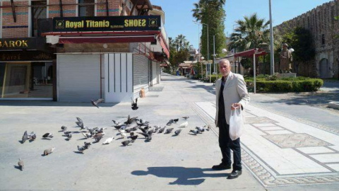 İnsanlar beni, ben kuşları besliyorum