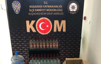 Sahte basın kartıyla sahte alkol satıyor