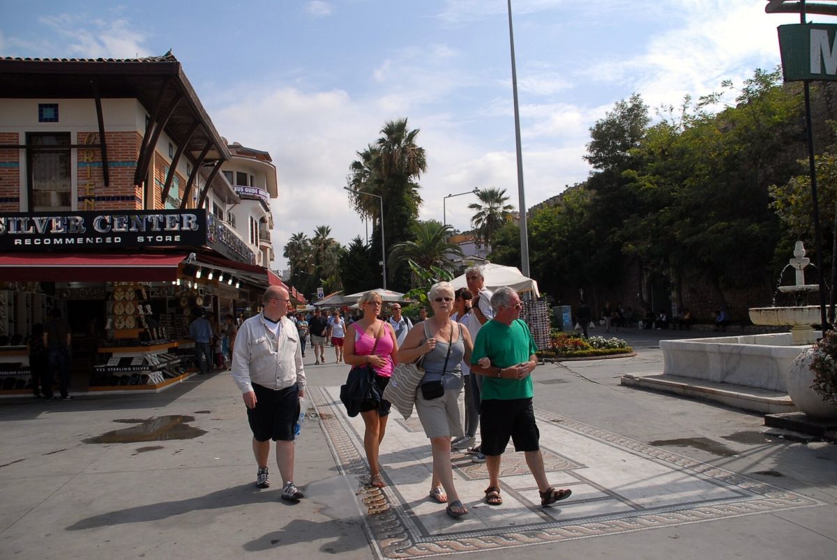 Hanutçuluk turizmi baltalıyor